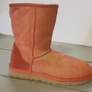 UGG Fluffy Classic Short Boots. Suede W/ Wool Inner. Pink Blossom. Sz 6. NWOT